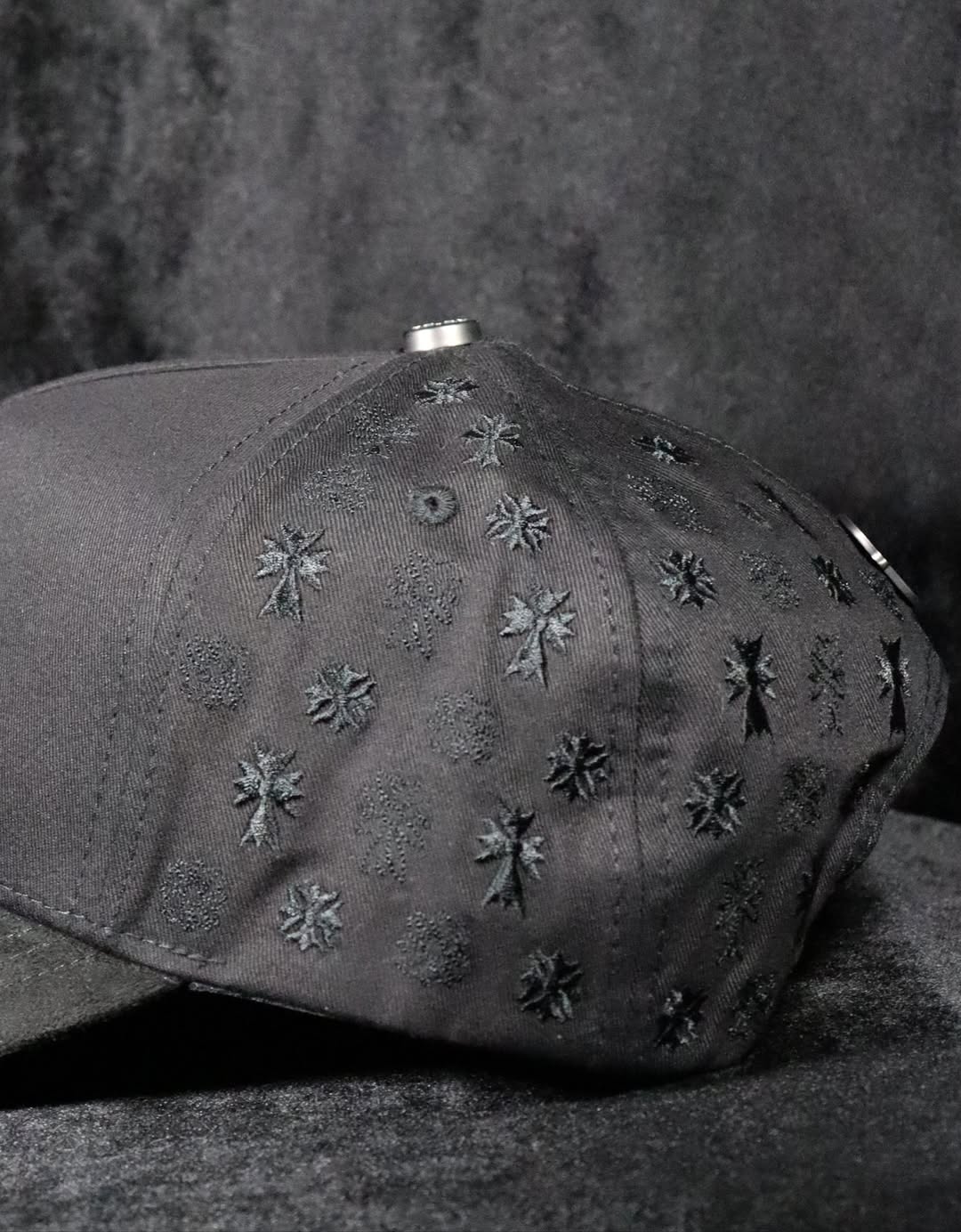CHROME BLACK X BARBAS HATS G5