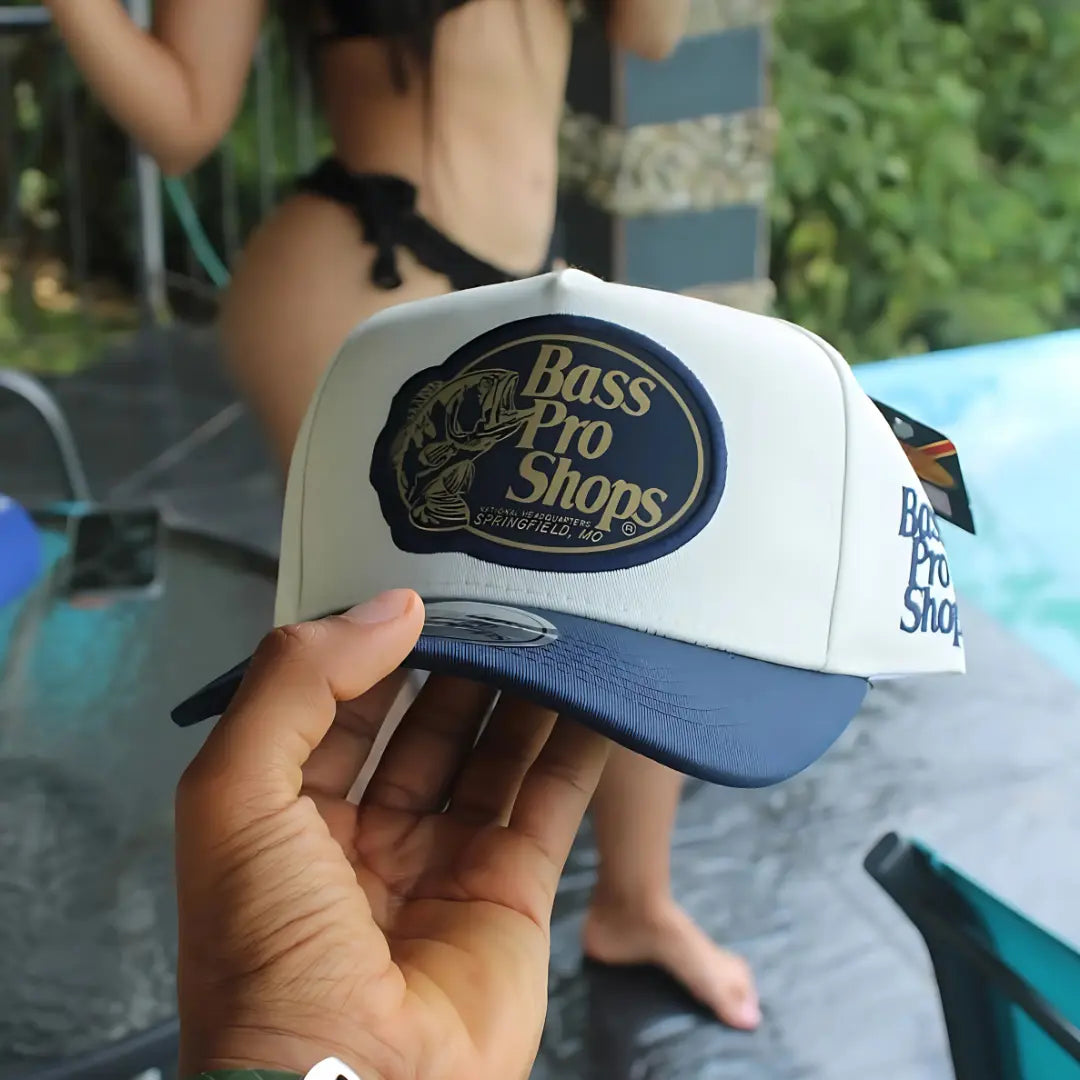 BASS PRO SHOPS DELUXE WHITE